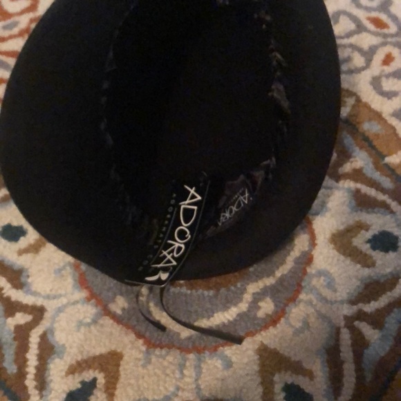 ADORA FELT FALL/WINTER HAT SIDESWOOP WITH BOW - Picture 3 of 3